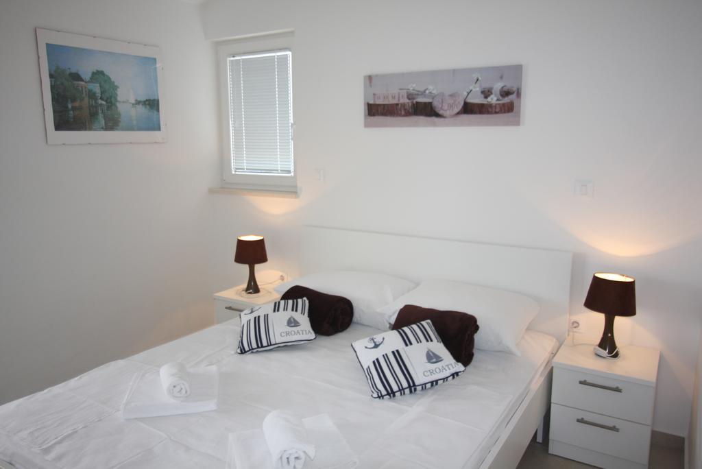 Mimice Bay Apartments Extérieur photo